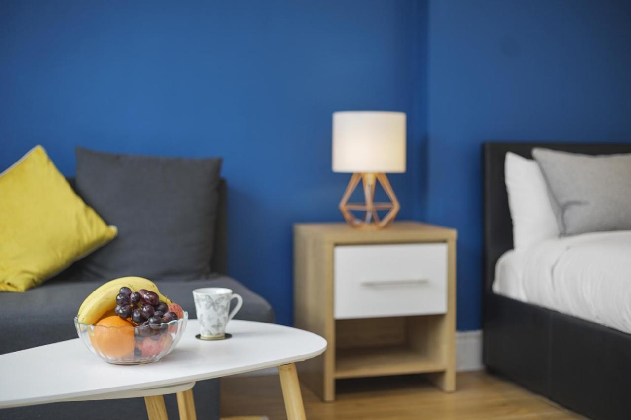 Studio Apartment By Homely Stays Londres Exterior foto