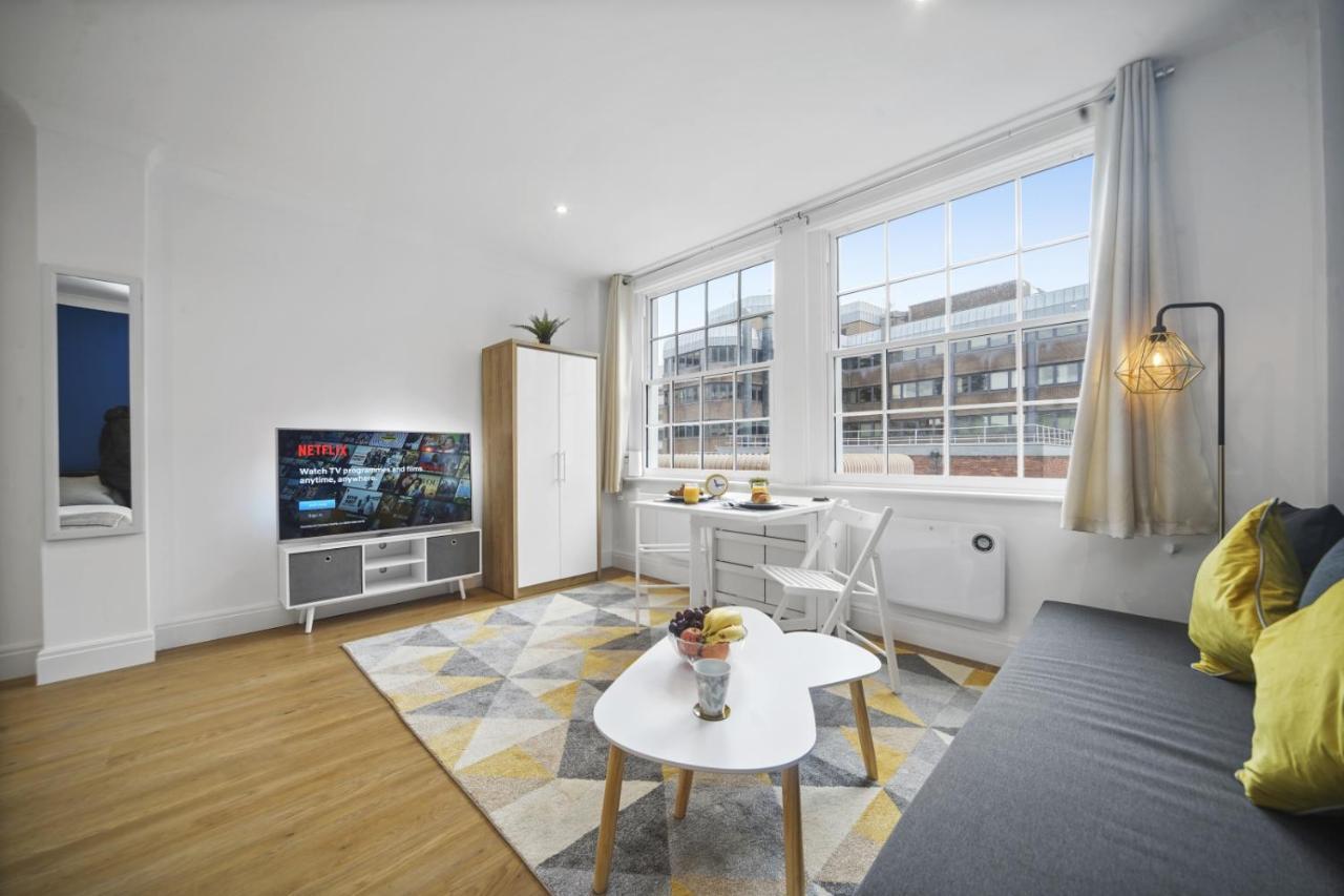 Studio Apartment By Homely Stays Londres Exterior foto